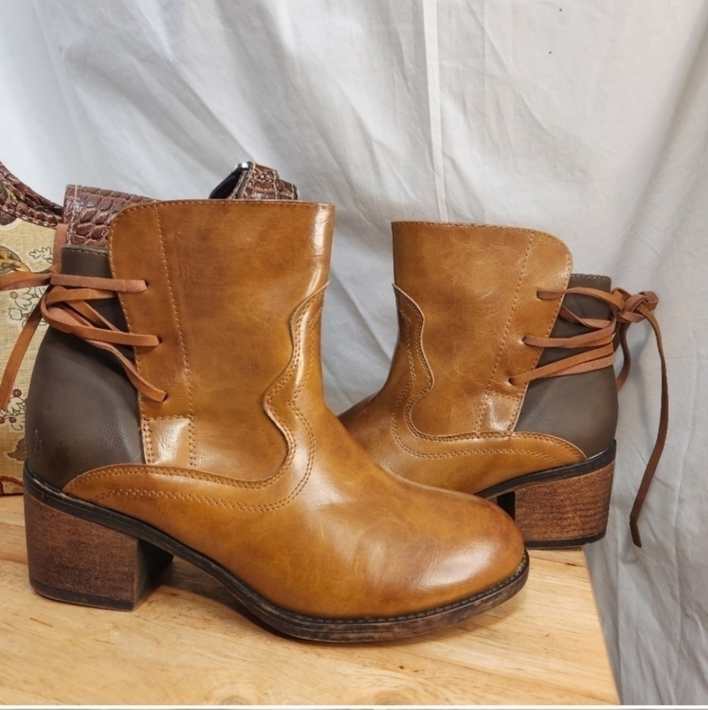 ETC!- Womens 2 toned Strappy Ankle boots Block Heel lace up back New! Sz.7 - Picture 2 of 10